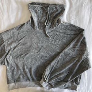 NWT NEVER BEEN WORN Earthbound Traiding Co Large Gray valour sweatshirt.